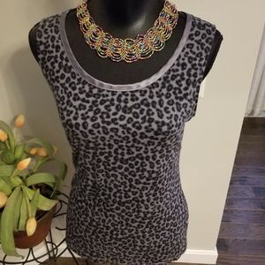 Banana Republic womens shirt size MEDIUM grays